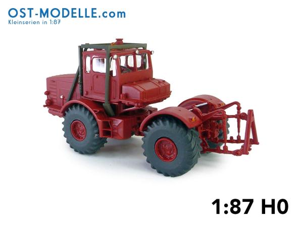 Traktor Kirovets K700 rot mit Motorverkleidung Überrollbügel